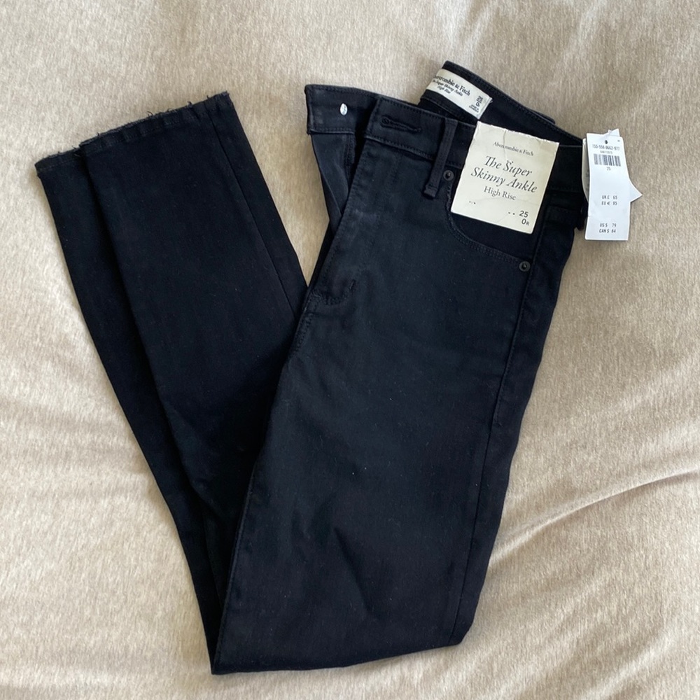 Abercrombie & Fitch The Super HighRise Skinny Ankle
